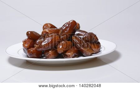 Dates plate of food that is rich in nutrients