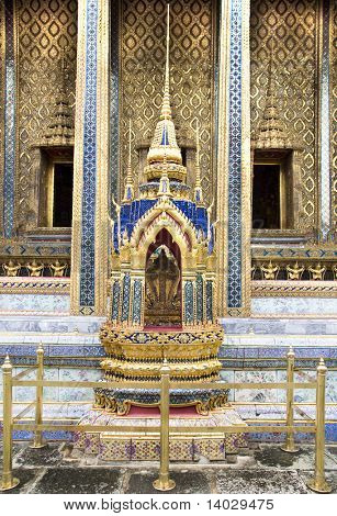 Il tempio nella zona Grand palace. Bangkok, Thailandia.