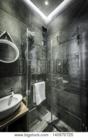 Modern en suite bathroom with shower cabin