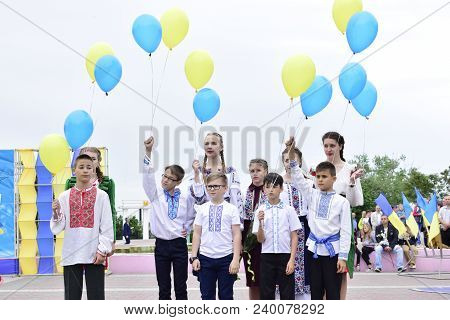 Ukraine, Kiev - 05.9.2016: People Celebrate The Day Of Victory In The Streets Of The City, A Militar