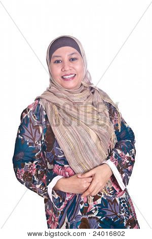 Bella matura Malese musulmana donna felice in sciarpa