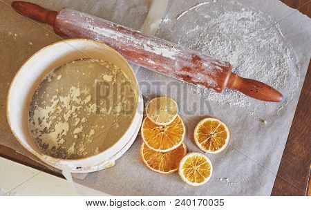 Rocker, Sieve, Cooking For Baking Dried Oranges
