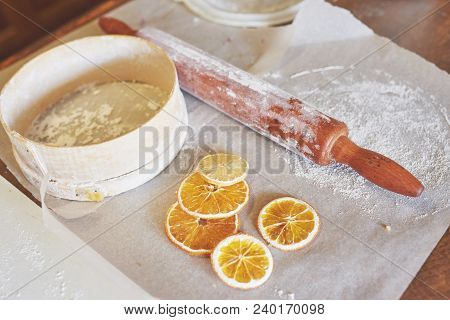 Rocker, Sieve, Cooking For Baking Dried Oranges