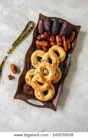 Traditional Arabic Date Ring Cookies - Kaak Bi Ajwa, Popular Cookies For Eid Holidays. Top View.