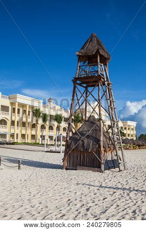 Playa Paraiso, Mexico - February 4, 2018: On  The Play Paraiso At Caribbean Sea Of Mexico. This Reso
