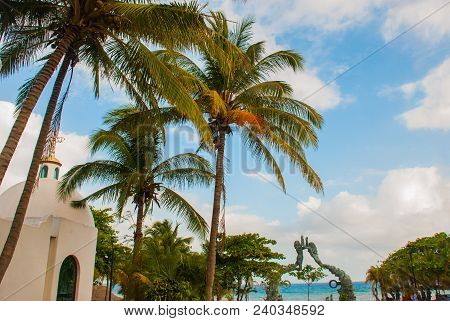 Playa Del Carmen, Riviera Maya, Mexico:tall Coconut Palms Against The Sky. Portal Maya, Maya Gates A