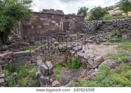 Remains Of An Ancient Synagogue In The Ruins Of Ancient Jewish Settlement Umm El Kanatir - Mother Ar