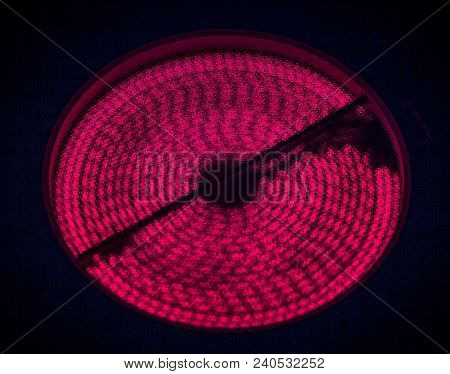 Ceramic Stove Top - Hot Spiral On Black