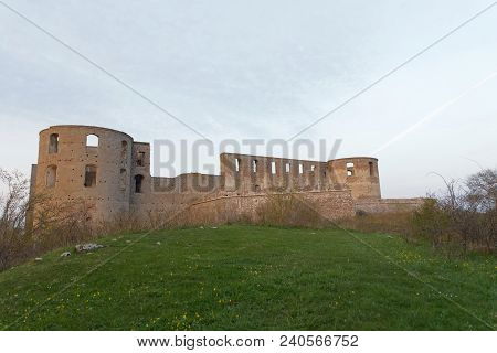 Borgholm, Sweden - Apr 28 2018: Ruin Of The Borgholm Castle In Evening Light, Built Around Year 1100
