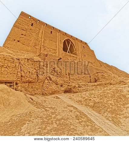 Meybod, Iran - May 6, 2015: One Of The Ruined Buildings Of The Narin Castle And Fort Built Some 2, 0