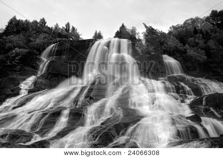 Furubergfossen ใน Odda