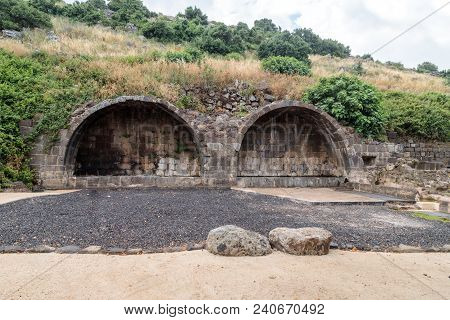 Ritual Arch In Ruins Of Ancient Jewish Settlement Umm El Kanatir - Mother Arches On The Golan Height