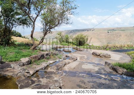 Ruins Of Ancient Jewish Settlement Umm El Kanatir - Mother Arches On The Golan Heights