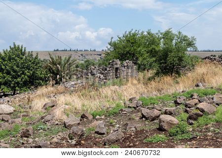 Ruins Of Ancient Jewish Settlement Umm El Kanatir - Mother Arches On The Golan Heights
