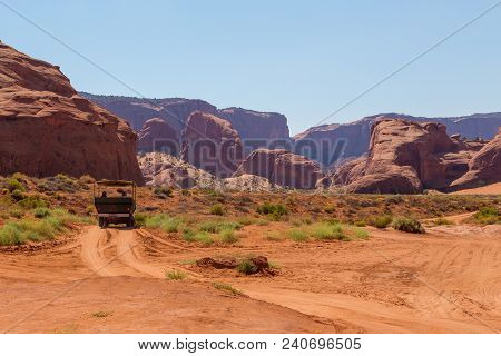 Monument Valley, Arizona, Usa- 02 September 2017: Off- Road On A Duty Road Through The Monument Vall