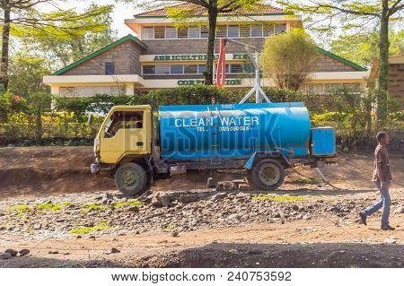 Nairobi,kenya,afrique-03/01/2018.blue Water Tank For Drink Water Aqualung