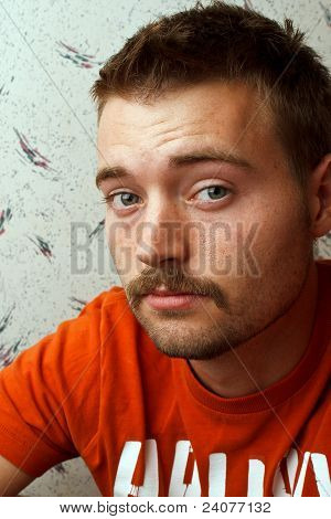 Uomo baffi Look