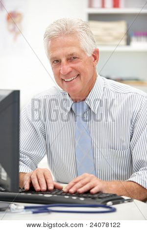 Ancien médecin au bureau