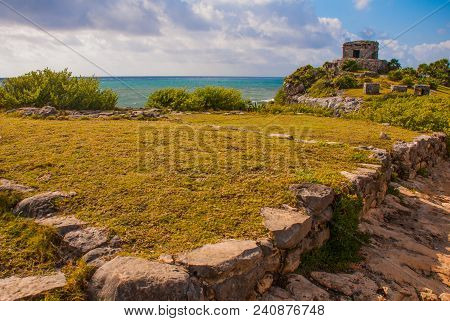 The Mayan Ruins In Tulum, Mexico. The Ruins Were Built On Tall Cliffs On The Caribbean Sea. Tulum Wa