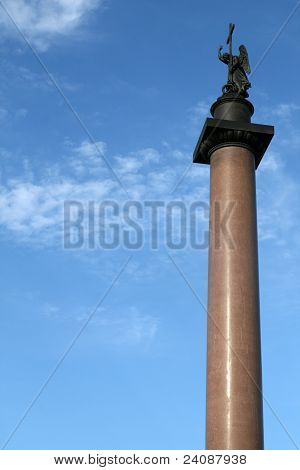 Colonne d'Alexandre sur la place du Palais Saint-Pétersbourg