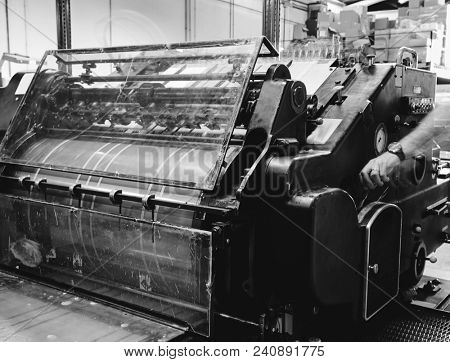 Printer lithography cylinder machine in a printing factory