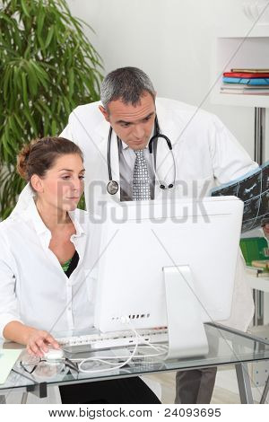 médecin et une infirmière, une affaire