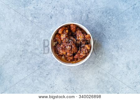 Take Away Asian Food Chinese General Tsos Chicken In Plastic Box Package / Container.