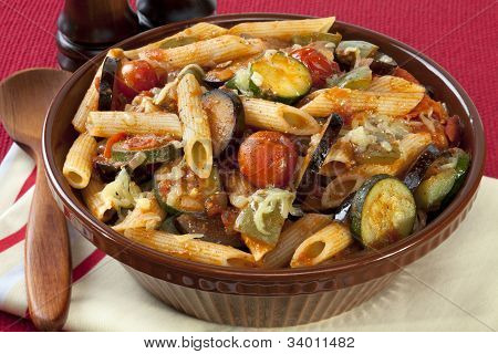 Ratatouille Pasta leipoa