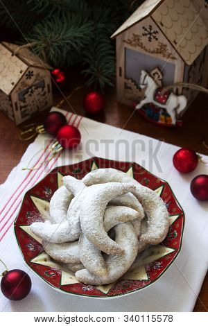 Vanilkipferl - Vanilla Crescents, Traditional Christmas Cookies In Germany, Austria, Czech Republic.