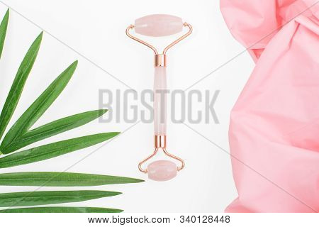 Jade Roller. Jade Face Roller For Beauty Facial Massage Therapy