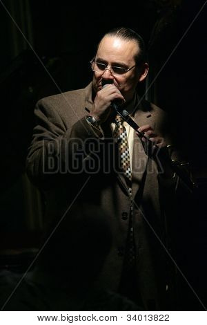 MADISON, NJ - 16 de junho: Steve Turre executa com seu quarteto de Jazz de Shanghai em 16 de junho de 2012 no Ma
