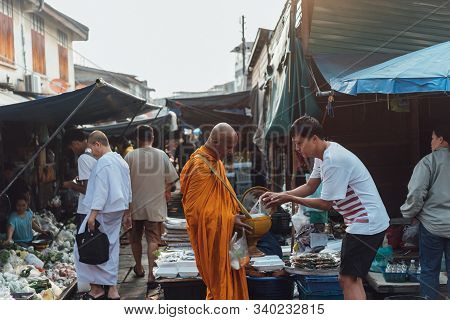 Meklong Market (talat Rom Hup) On Railway Track
