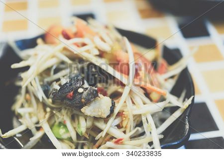 Papaya Salad Or Papaya Pok Pok (som Tum)