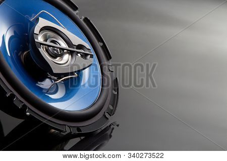 three-way speaker system, coaxial speaker, car audio music, subwoofer. Top view