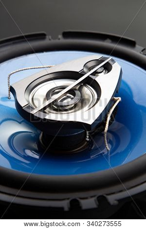 three-way speaker system, coaxial speaker, car audio music, subwoofer. Top view