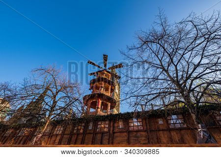 Manchester, United Kingdom - November 29, 2019: Christmas Markets In Albert Square Near The Town Hal