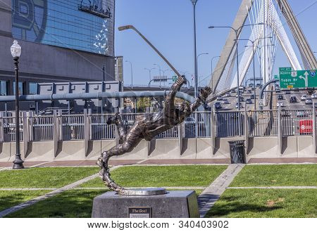 Boston, Usa - Sep 29, 2017: Statue The Goal Of Famous Sportsman Bobby Orr.