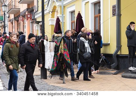 Kyiv, Ukraine - Nov 16, 2019: Famous Historical Streets Of Kyiv - Andreevsky Descent. People On Andr