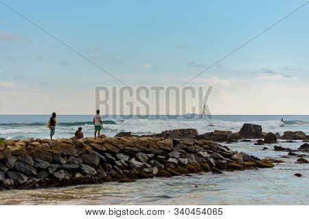 Midigama, Sri Lanka : 2019 Nov 18 :  People Surfing The Beach Whit Golden Sand In Midigama, Sri Lank