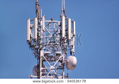 Telecommunication Network Repeaters, Base Transceiver Station. Tower Wireless Communication Antenna 