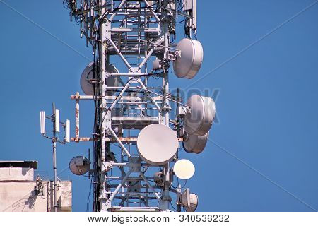 Telecommunication Network Repeaters, Base Transceiver Station. Tower Wireless Communication Antenna 