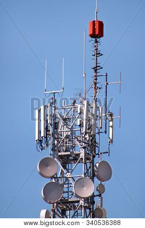 Telecommunication Network Repeaters, Base Transceiver Station. Tower Wireless Communication Antenna 