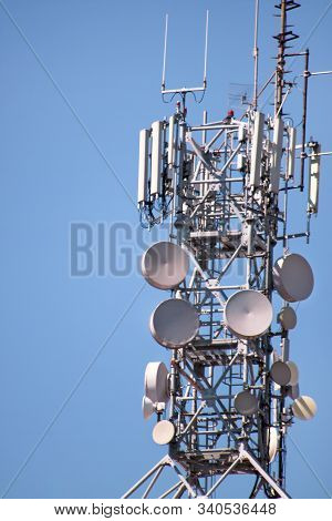 Telecommunication Network Repeaters, Base Transceiver Station. Tower Wireless Communication Antenna 