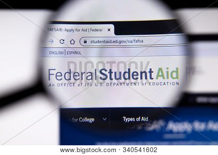 Los Angeles, California, Usa - 19 December 2019: Federalstudentaid Website Page. Fafsa.ed.gov Logo O