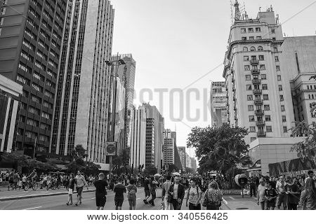 Sao Paulo - Sp, Brazil - November 17, 2019: Paulista Avenue Open On Sunday For The Traffic Of People