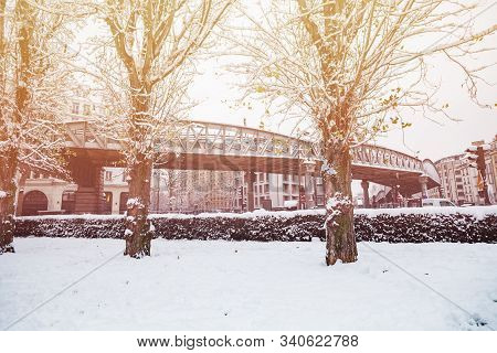 Metro And Snow Bataille De Stalingrad Square Paris