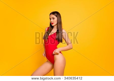 Portrait Of Her She Nice-looking Attractive Gorgeous Lovely Posh Sportive Content Straight-haired La