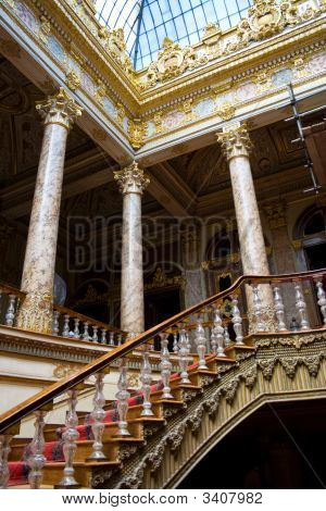 Portaat Dolmabahce Palace, Istanbul
