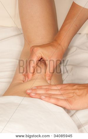 팔 뚝에 Myotherapy 트리거 포인트