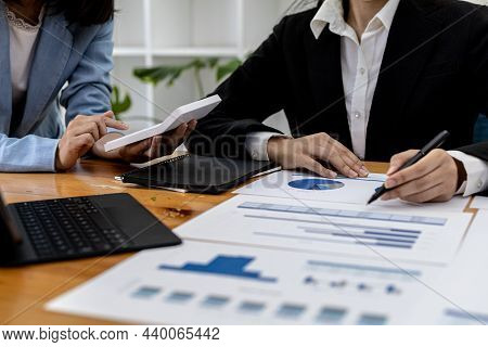Meeting Room Atmosphere, Business People Meeting Together On Finance Topics, They Are Working Togeth